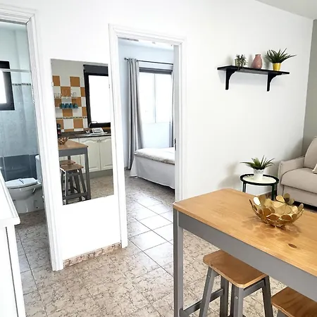 Mahostly Comillas Pg Arrecife (Lanzarote)